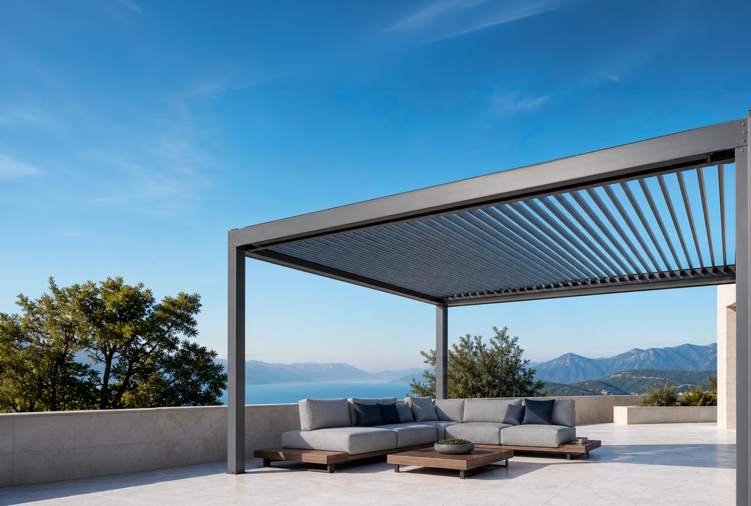 Casa ao entardecer com área externa coberta